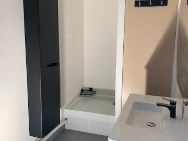 Appartement en vente à Bourbriac, Bretagne, 93600€