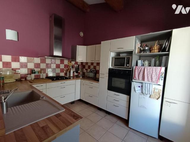 Appartement en vente à Brillanne, Provence Alpes Côte d'Azur, 200450€
