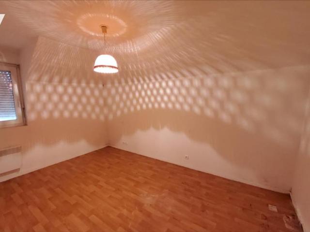 Appartement en vente à Carhaix Plouguer, Bretagne, 65000€