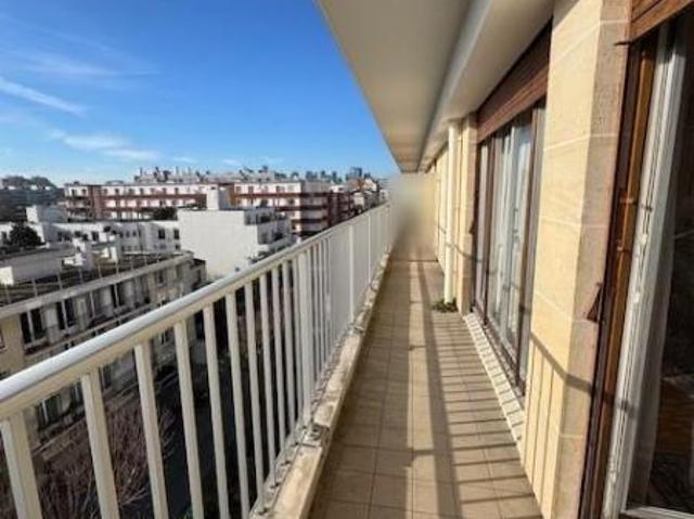 Appartement en vente à Courbevoie, Île de France, 620156€