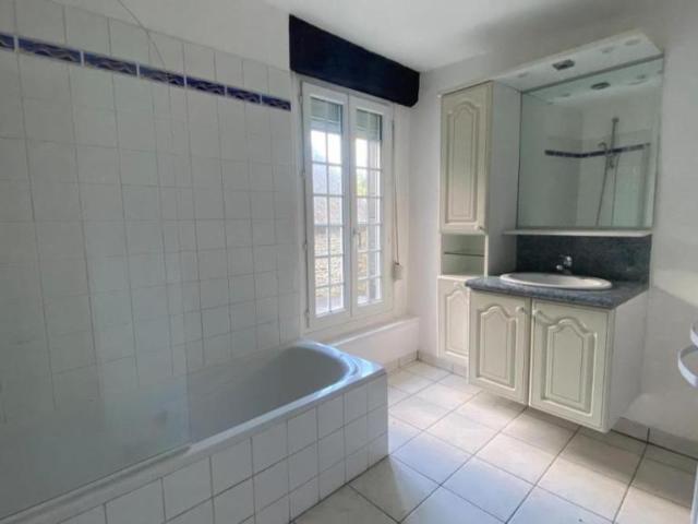Appartement en vente à Dol de Bretagne, 178760€