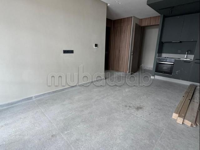 Appartement en vente à Ferme Bretonne Hay Arraha. 1 belle chambre. Chauffage central et porte blindée