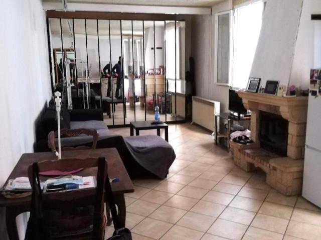Appartement en vente à Garenne Colombes, Île de France, 133000€