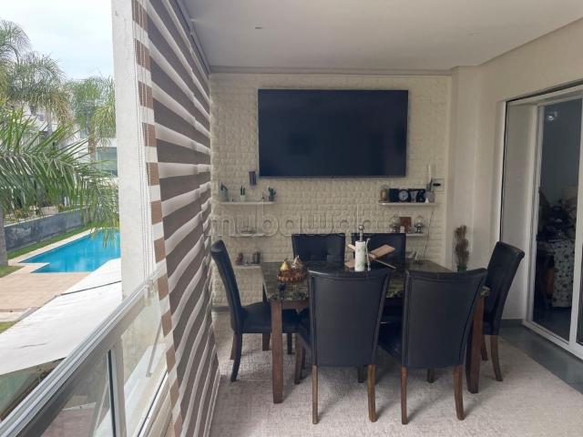 Appartement en vente à Harhoura. Superficie 139 m². Salon Marocain, sécurité