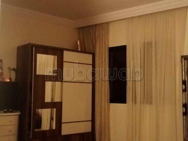 Appartement en vente à La Ville Haute. Surface de 136 m². Bien meublé