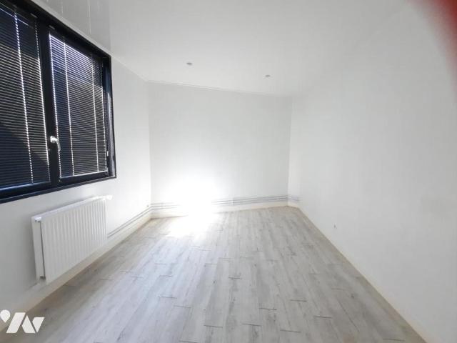 Appartement en vente à Lens, Hauts de France, 180680€