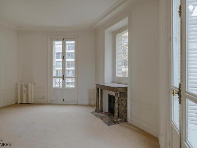 Appartement en vente à Paris 14e Arrondissement, Île de France, 1870 €
