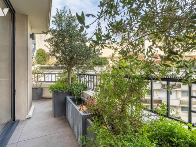 Appartement en vente à Paris 16e Arrondissement, Île de France, 1660 €