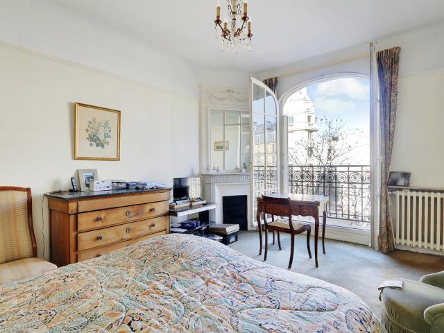 Appartement en vente à Paris 16e Arrondissement, Île de France, 1020 €