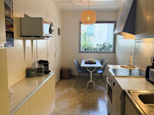 Appartement en vente à Paris 16e Arrondissement, Île de France, 1250 €