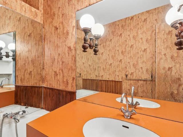 Appartement en vente à Paris 16e Arrondissement, Île de France, 1265 €
