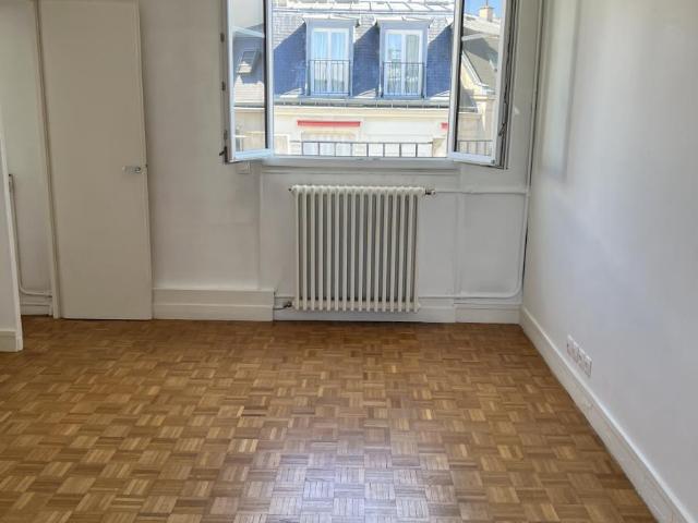Appartement en vente à Paris 16e Arrondissement, Île de France, 895700€