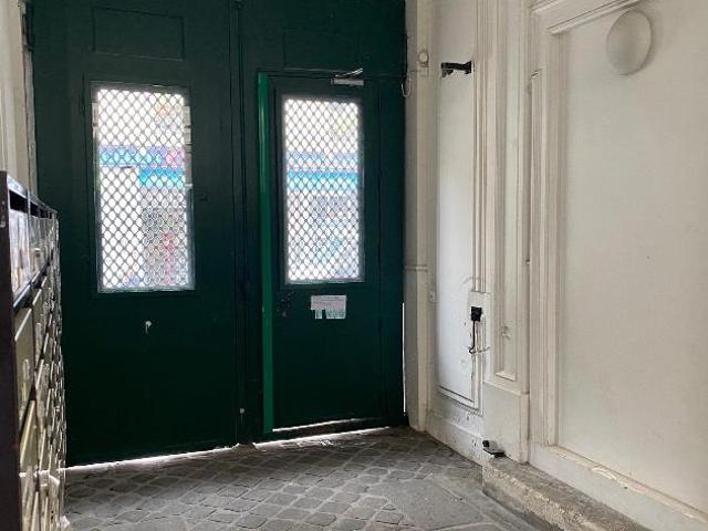 Appartement en vente à Paris 10e Arrondissement, Île de France, 175000€