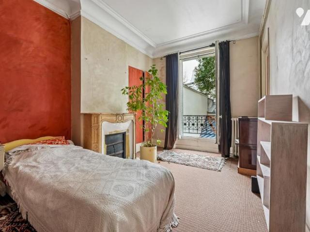 Appartement en vente à Paris 10e Arrondissement, Île de France, 1350 €