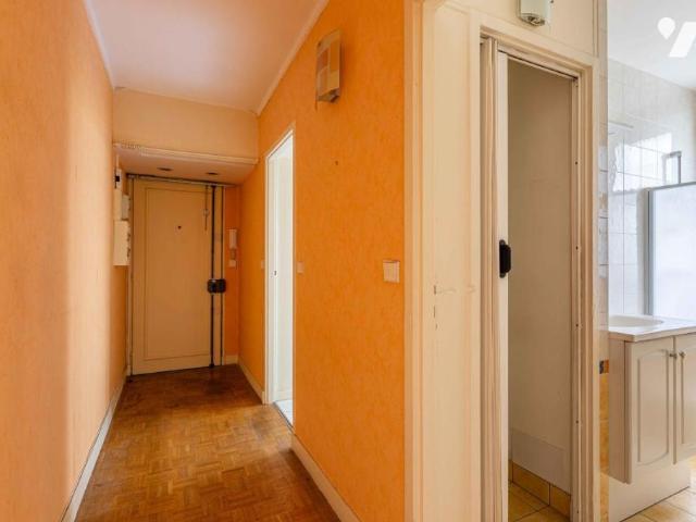 Appartement en vente à Paris 12e Arrondissement, Île de France, 377000€