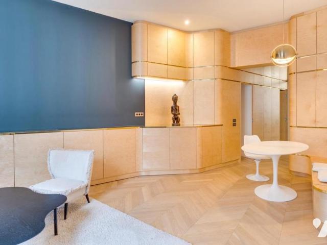 Appartement en vente à Paris 2e Arrondissement, Île de France, 1390 €