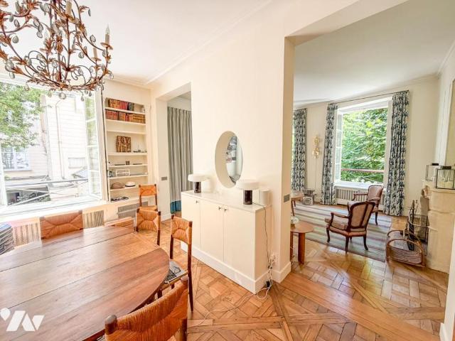 Appartement en vente à Paris 7e Arrondissement, Île de France, 1980 €
