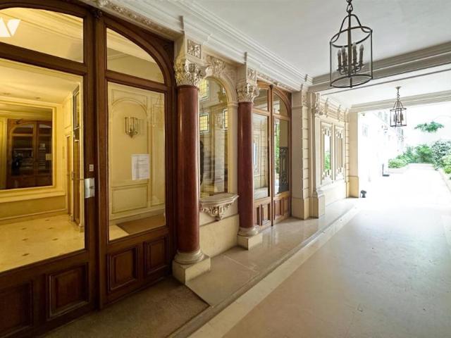 Appartement en vente à Paris 7e Arrondissement, Île de France, 2150 €