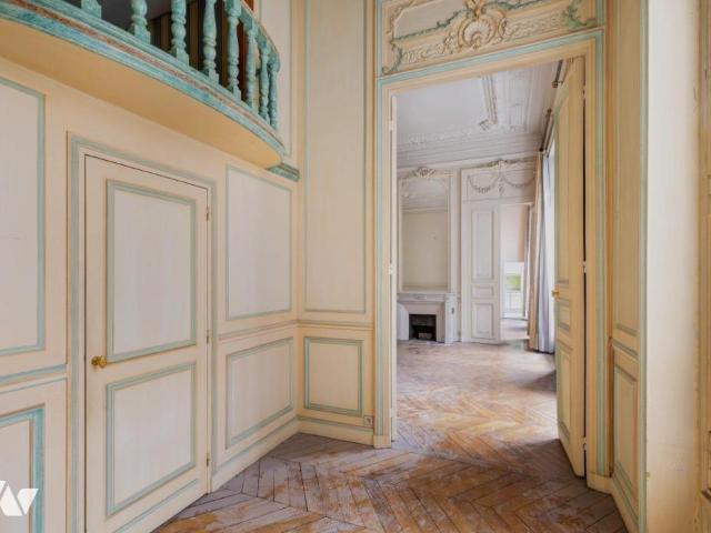 Appartement en vente à Paris 8e Arrondissement, Île de France, 1088 €