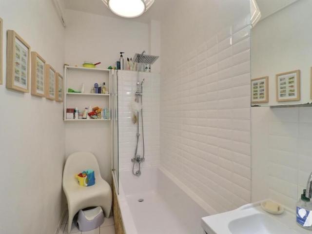 Appartement en vente à Paris 9e Arrondissement, Île de France, 1160 €
