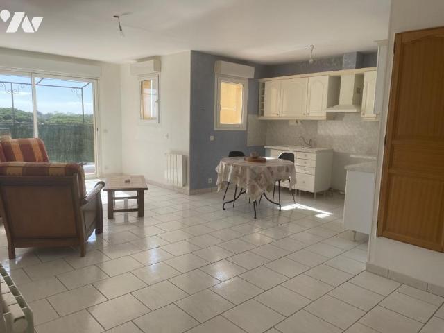 Appartement en vente à Port Saint Louis du Rhône, Provence Alpes Côte d'Azur, 170000€