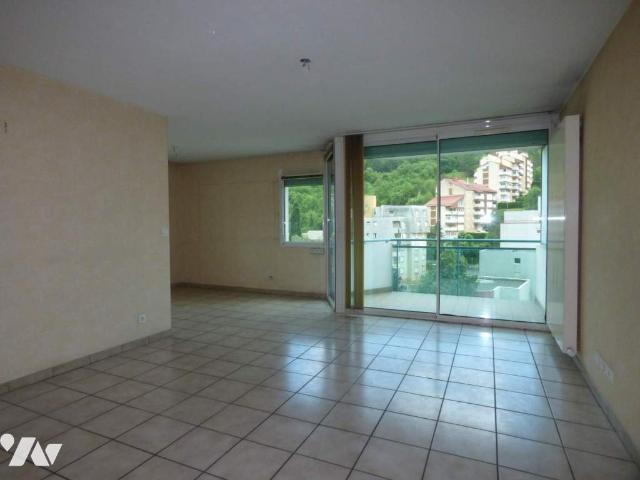 Appartement en vente à Rambaud, Provence Alpes Côte d'Azur, 215000€
