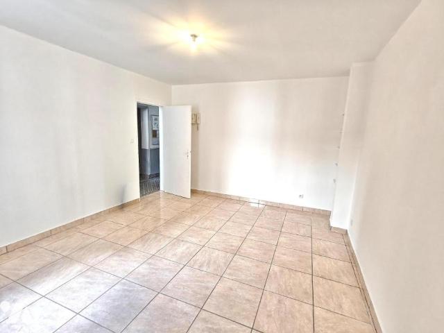 Appartement en vente à Reims, Grand Est, 75000€