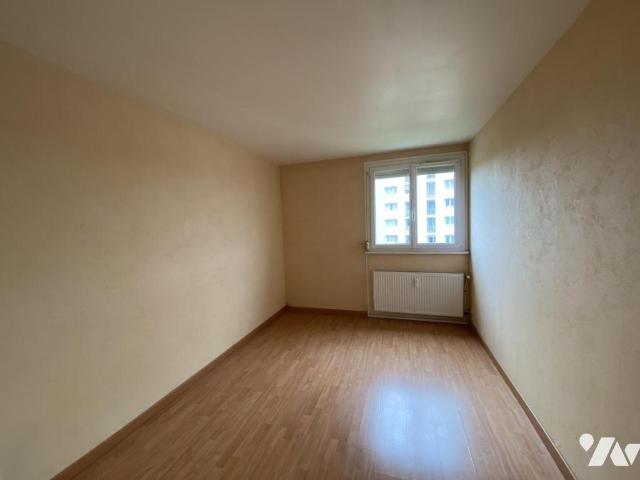 Appartement en vente à Reims, Grand Est, 113000€