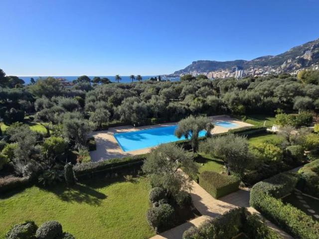 Appartement en vente à Roquebrune Cap Martin, Provence Alpes Côte d'Azur, 2790 €