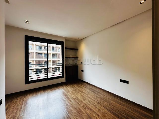 Appartement en vente à Route Casablanca. 2 grandes pièces. Prestation de conciergerie, air conditionné