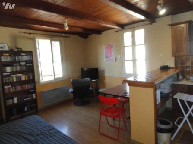 Appartement en vente à Saint Gilles, Occitanie, 76000€