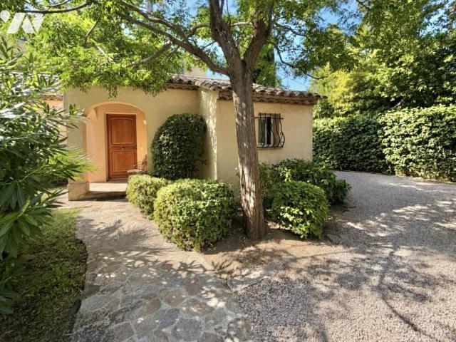 Appartement en vente à Saint Tropez, Provence Alpes Côte d'Azur, 2500 €