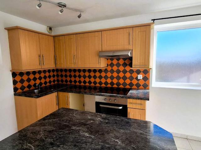 Appartement en vente à Salon de Provence, Alpes Côte d'Azur, 199000€