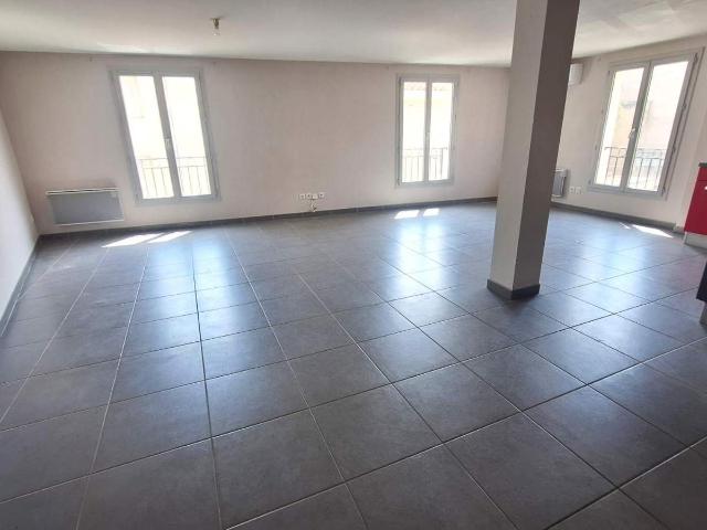 Appartement en vente à Salon de Provence, Alpes Côte d'Azur, 236250€