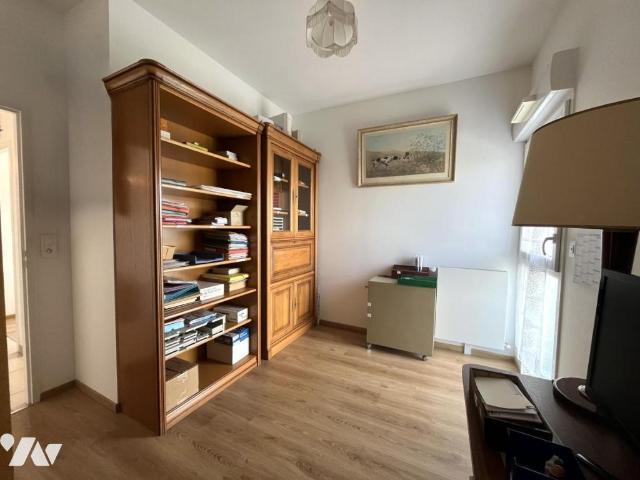 Appartement en vente à Tinqueux, Grand Est, 346700€