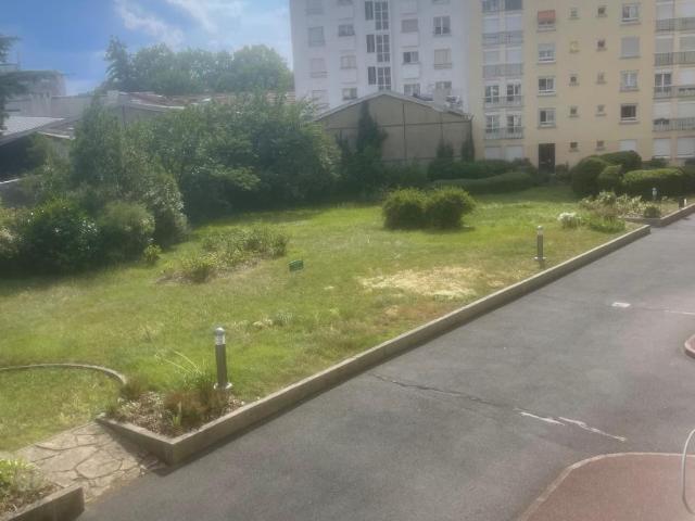 Appartement en vente à Vanves, Île de France, 330000€