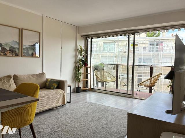 Appartement en vente à Versailles, Île de France, 330000€