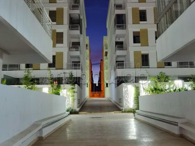 Appartement en vente à Victoria. 3 belles chambres. Jardin et ascenseur