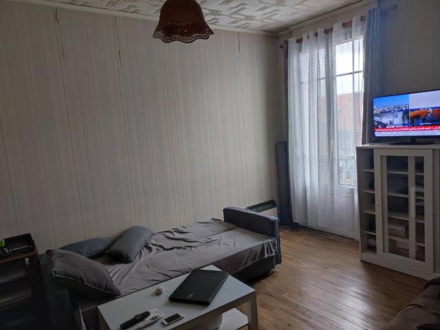 Appartement f2 43 M2,Proche Toutes Commodités, Nue Propriété.