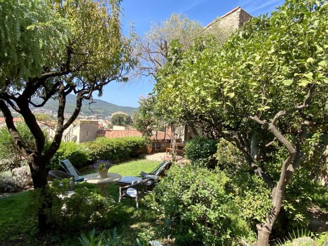 Appartement villa sur les hauteurs de Hyères Var