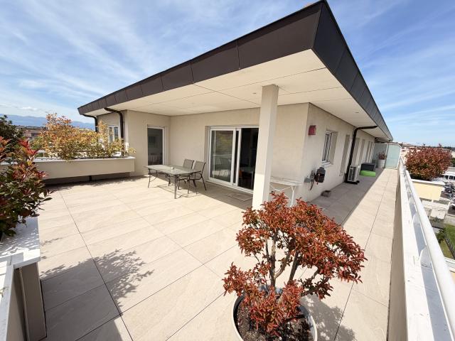 Appartement en attique à vendre, ANNEMASSE, 137 m2 + 94 m2 de terrasses, 5 pièces
