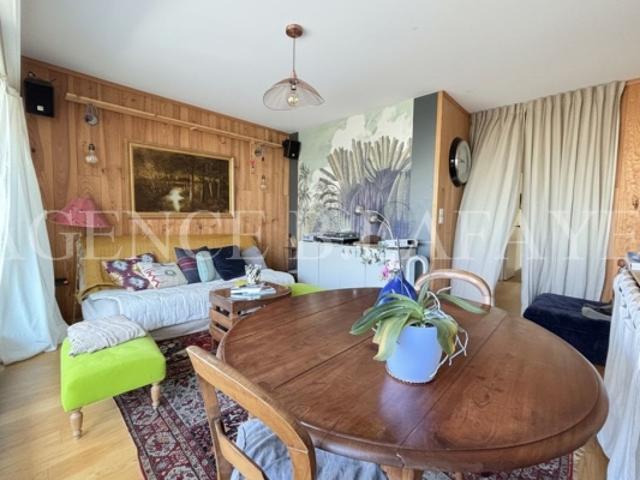 APPARTEMENT EN BON ÉTAT ASCENSEUR, 2 BALCONS