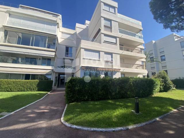 Appartement en bord de mer dans un domaine de prestige 37m² Mandelieu la Napoule