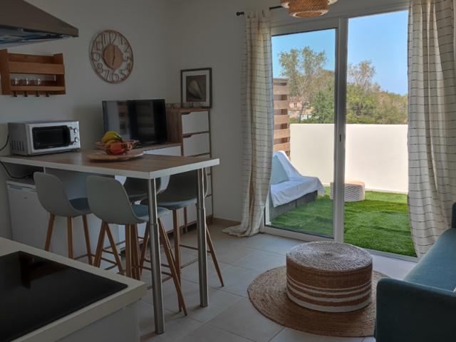 Appartement en bord de mer, entièrement meublé