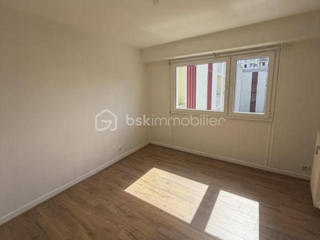 APPARTEMENT EN CENTRE VILLE