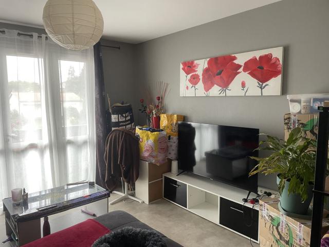 APPARTEMENT en centre ville avec balcon