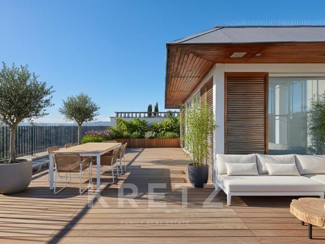 Appartement en dernier étage avec rooftop de 200m2 et vue su. 242m² Neuilly sur Seine
