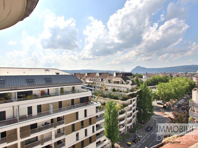 Appartement en dernier étage Place des Romains 3 pièces 78m² Annecy