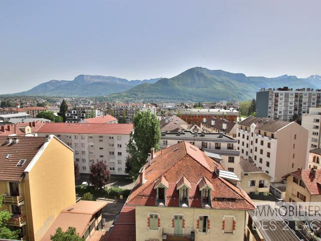 Appartement en dernier étage Place des Romains 3 pièces 78m² Annecy