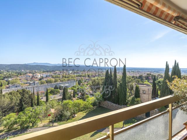 Appartement en dernier étage Terrasse plein Sud et vue dom